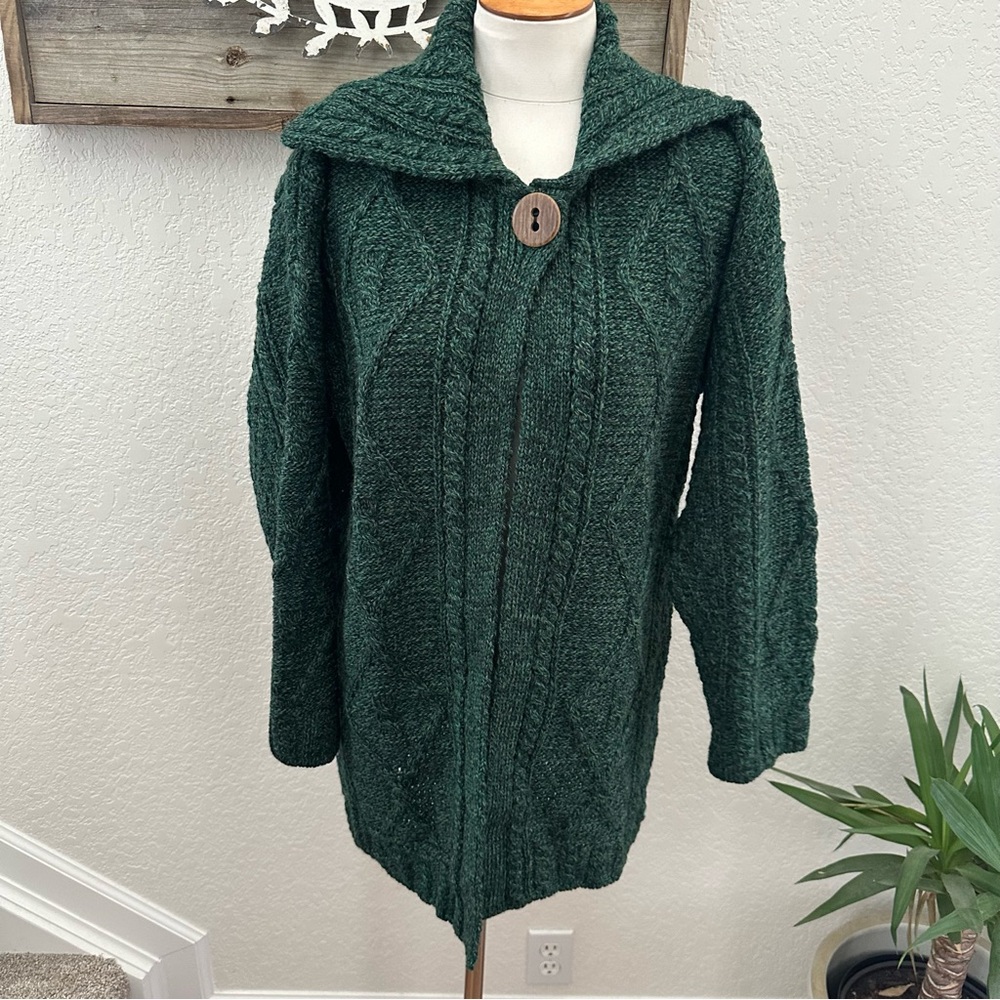 Carriag Donn Dark Green Wool Sweater one button closure size Large